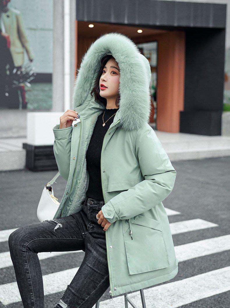 3285296212_zhenskaya-parka-model